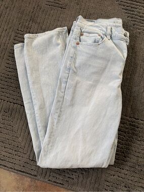 American Eagle Super High Rise Straight Jean Size 6 Long
